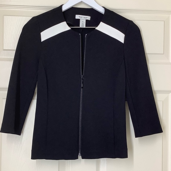 White House Black Market Jackets & Blazers - White House Black Market Black Blazer Size 00
